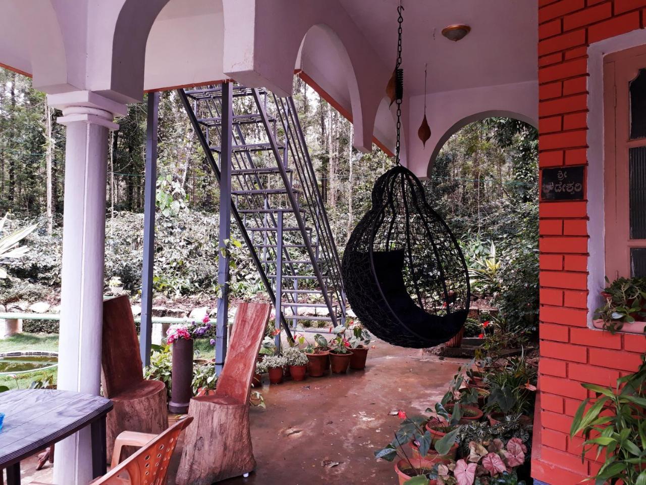 Bluebell Homestay Chikmagalūr Exteriör bild