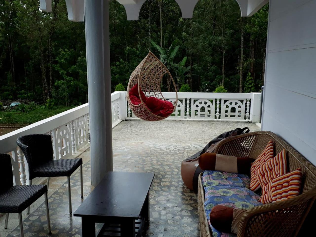 Bluebell Homestay Chikmagalūr Exteriör bild